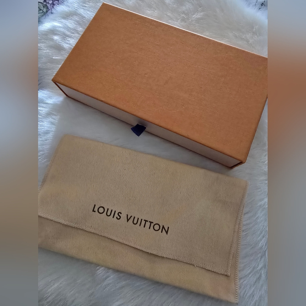 Louis Vuitton Dust Bag and Box for wallet - Picture 10 of 12